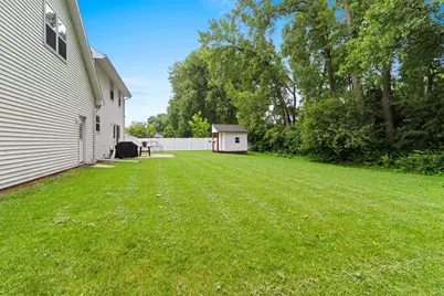 2098 S Rock River Circle, De Pere, WI 54115 - Photo 32
