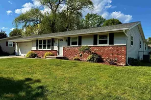 1404 Ponderosa Ave, Green Bay, WI 54313 - Photo 2