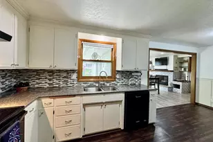 1404 Ponderosa Ave, Green Bay, WI 54313 - Photo 12
