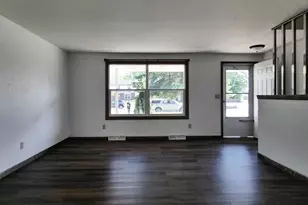 465 S Good Hope Rd, De Pere, WI 54115 - Photo 10
