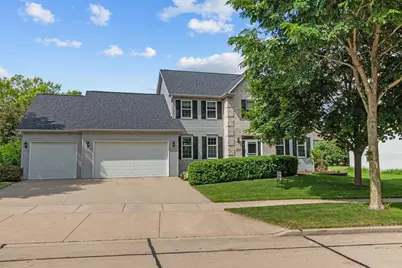 224 E Carrington Lane, Appleton, WI 54913 - Photo 2