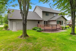 3386 Hawkeye Ct, Suamico, WI 54313 - Photo 2