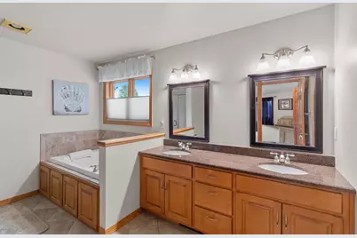 3386 Hawkeye Court, Suamico, WI 54313 - Photo 18