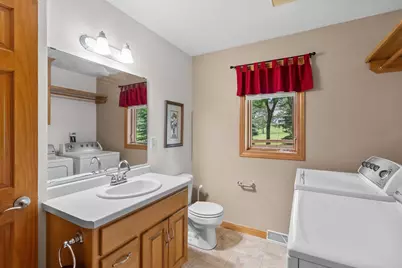 3386 Hawkeye Court, Suamico, WI 54313 - Photo 10