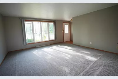 1238 Stine Way, De Pere, WI 54115 - Photo 6