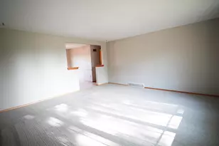 1238 Stine Way, De Pere, WI 54115 - Photo 4