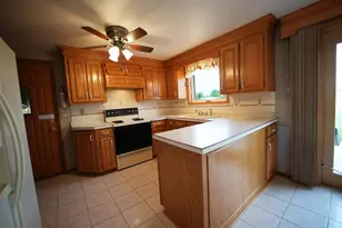 1238 Stine Way, De Pere, WI 54115 - Photo 8