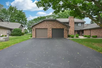 88 Spencer Village Court, Appleton, WI 54914 - Photo 2