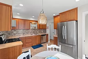 1253 Marian Ln, Green Bay, WI 54304 - Photo 2