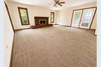 848 W South Park Avenue, Oshkosh, WI 54902 - Photo 4