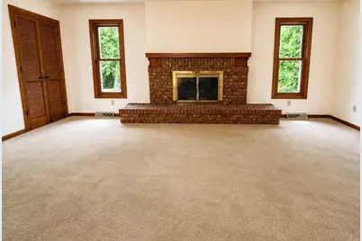 848 W South Park Avenue, Oshkosh, WI 54902 - Photo 6