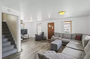 1054 Tyler Ave, Oshkosh, WI 54902 - Photo 6