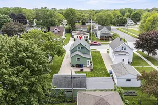 1054 Tyler Ave, Oshkosh, WI 54902 - Photo 24