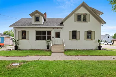 907 Elmore Street, Green Bay, WI 54303 - Photo 4