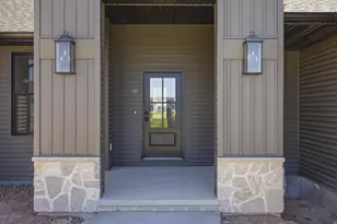 N8860 Killarney Way, Menasha, WI 54952 - Photo 2