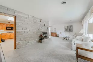 1947 Mc Curdy St, Oshkosh, WI 54902 - Photo 6