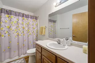 2127 Royal Crest Cir, Green Bay, WI 54311 - Photo 12