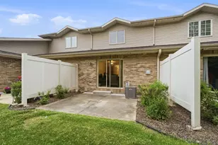 2127 Royal Crest Cir, Green Bay, WI 54311 - Photo 16