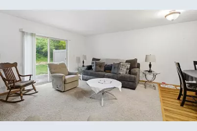 2127 Royal Crest Circle #3, Green Bay, WI 54311 - Photo 4