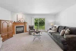 2127 Royal Crest Cir, Green Bay, WI 54311 - Photo 2