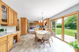 1990 Tyler Ln, De Pere, WI 54115 - Photo 12