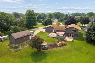926 Millbrook Dr, Neenah, WI 54956 - Photo 44