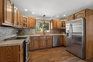 926 Millbrook Dr, Neenah, WI 54956 - Photo 10