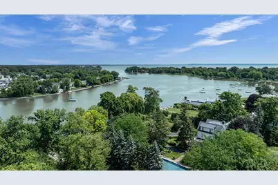 402 E Wisconsin Avenue, Neenah, WI 54956 - Photo 6