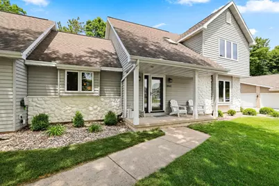2841 Mayflower Road, Green Bay, WI 54311 - Photo 2