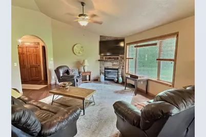 1085 Hillwood Run Drive, Oshkosh, WI 54901 - Photo 2
