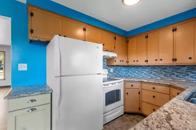 947 Redley Court, Green Bay, WI 54304 - Photo 12