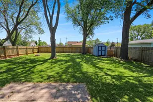 947 Redley Ct, Green Bay, WI 54304 - Photo 36