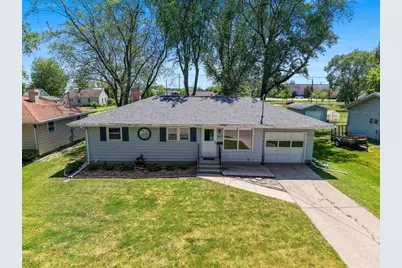 947 Redley Court, Green Bay, WI 54304 - Photo 2