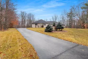 425 Hill Haven Ct, Little Suamico, WI 54141 - Photo 70