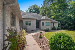 425 Hill Haven Ct, Little Suamico, WI 54141 - Photo 4