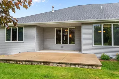 111 Regent Place, Neenah, WI 54956 - Photo 4