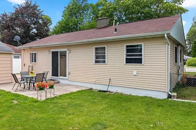 1429 S Oneida Street, Green Bay, WI 54304 - Photo 6