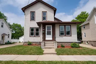 318 Hudson Ave, Oshkosh, WI 54900 - Photo 2