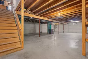 1085 Grassymeadow Ln, Menasha, WI 54952 - Photo 24