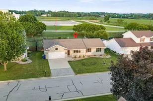 1085 Grassymeadow Ln, Menasha, WI 54952 - Photo 32