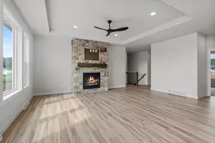 N8851 Killarney Way, Menasha, WI 54952 - Photo 8