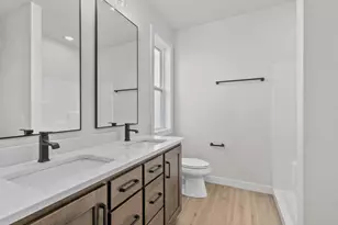 N8851 Killarney Way, Menasha, WI 54952 - Photo 8