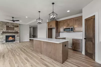 N8851 Killarney Way, Menasha, WI 54952 - Photo 14