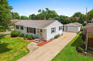 1613 Jay Ln, Green Bay, WI 54304 - Photo 2