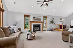 N2935 Valley View Dr, Hortonville, WI 54944 - Photo 10