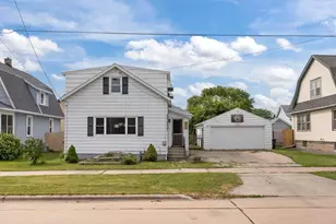 831 Winnebago Ave, Oshkosh, WI 54901 - Photo 1
