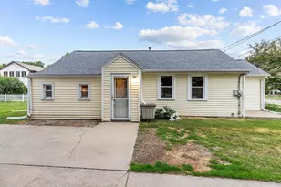 1711 N Meade St, Appleton, WI 54911 - Photo 4