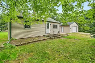 3125 Breezewood Ln, Neenah, WI 54956 - Photo 24