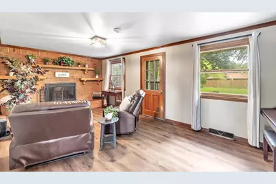 116 S Clay Street, De Pere, WI 54115 - Photo 8
