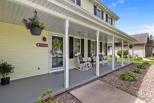 1079 Grassy Plains Dr, Neenah, WI 54956 - Photo 6